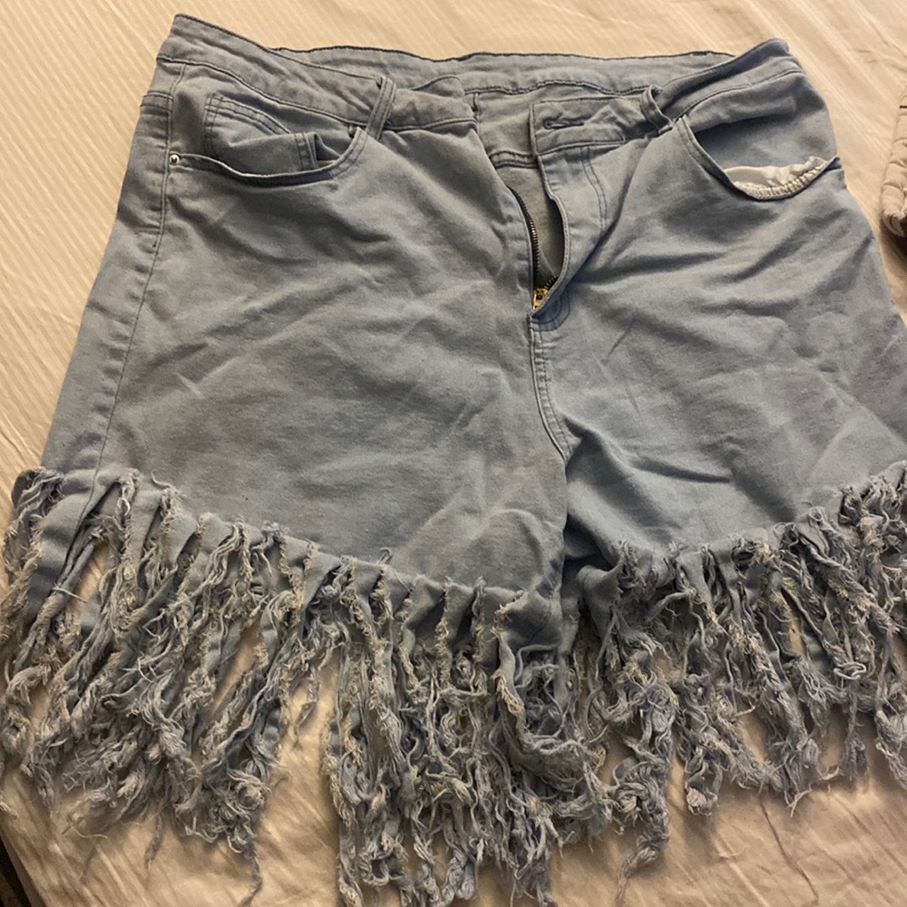 Cute fringes worn 1 time on VEGAS trip very comfortable